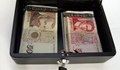 13 000 фирми са кътали пари в чекмеджета като Борисов