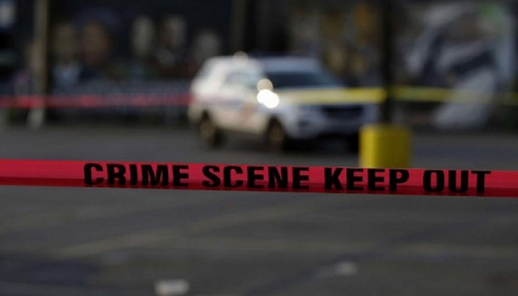 Жертвите били открити в Уест Джеферсън. Трима човека били намерени застреляни вътре в сграда, а двама - отвън