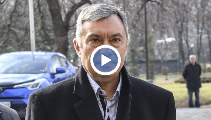 В този час той пътува към София, придружен от служители на "Съдебна охрана"