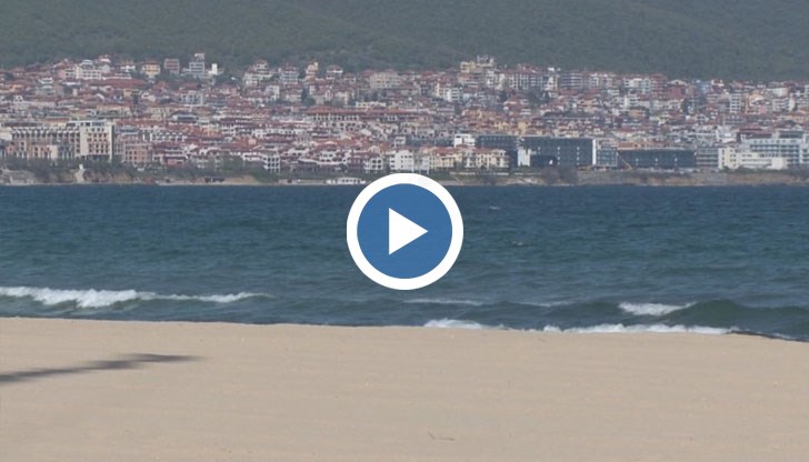 Курортите на юг посрещат първите туристи, но все още при слаб интерес