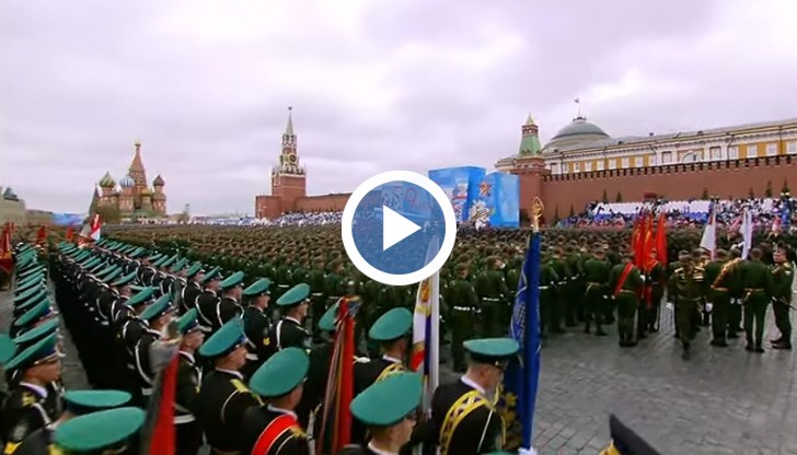 В Москва се проведе традиционния парад за празника