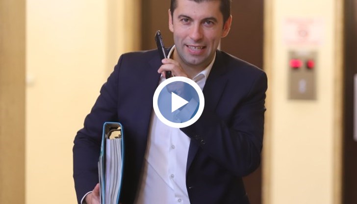 Петков искаше да разговаря с осемте най-големи клиента на Българската банка за развитие