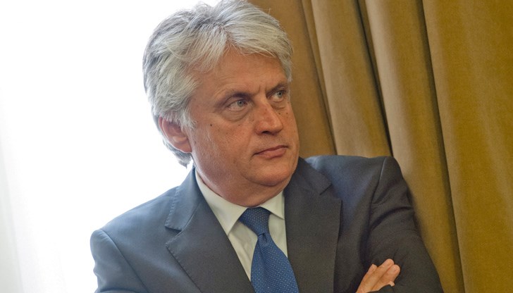 От една страна служебното правителство иска да разкрие какви са ги вършили МВР и службите срещу политическите опоненти на ГЕРБ. От друга страна май не са убедени, че ще намерят следи, тъй като вече са заличени От една страна служебното правителство иска да разкрие какви са ги вършили МВР и службите срещу политическите опоненти на ГЕРБ. От друга страна май не са убедени, че ще намерят следи, тъй като вече са заличени