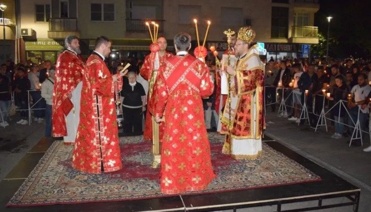 Владиката поздрави богомолците с евангелските думи „Радвайте се!”