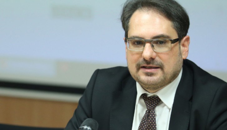 "Демократична България“ и ИТН ще имат по-голяма представителност в следващия парламент" заяви Даниел Смилов