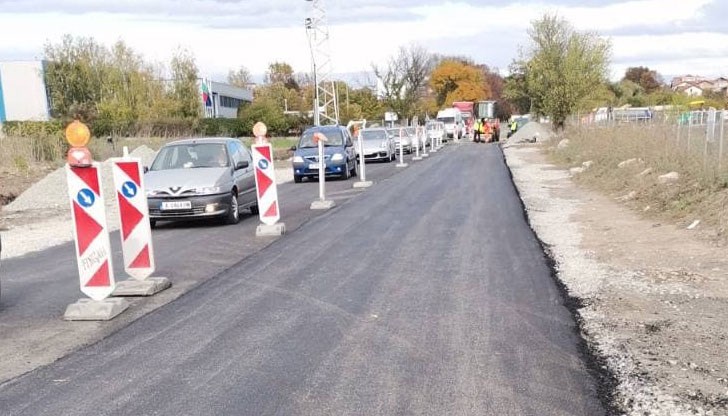 Движението ще се осъществява в едната лента до края на годината Движението ще се осъществява в едната лента до края на годината