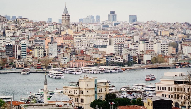 Срива ли се страната към още по-дълбока икономическа криза? Срива ли се страната към още по-дълбока икономическа криза?