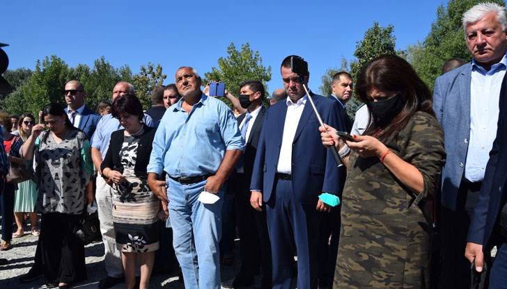 Това е истинската чалга, а не шоуто на Слави, което можеш да прескочиш с дистанционното Това е истинската чалга, а не шоуто на Слави, което можеш да прескочиш с дистанционното