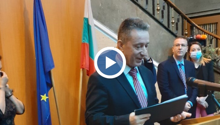 Янаки Стоилов представи двамата си заместници и приоритетите си