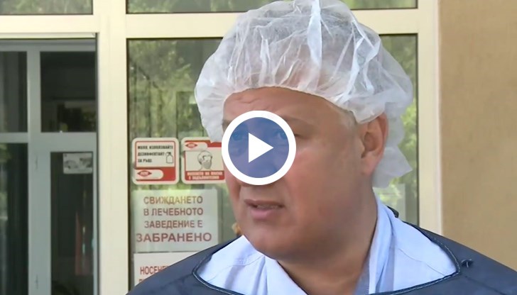 "В момента поддържаме Каролев в медикаментозна кома. Не можем да кажем, че животът му е извън опасност”, уточни директорът на „Пирогов” проф. Асен Балтов