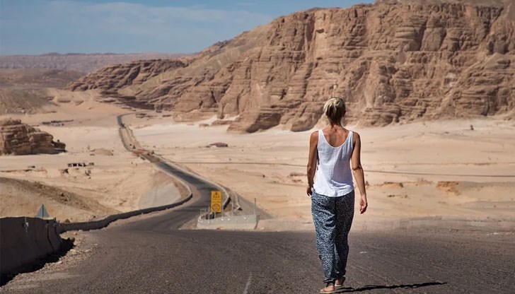 Ще бъде премахнато и изискването за затварянето на ресторантите, магазините и моловете в 21 часа Ще бъде премахнато и изискването за затварянето на ресторантите, магазините и моловете в 21 часа
