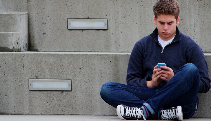 Едно на всеки седем деца в България съобщава, че е било жертва на насилие в мрежата, показват данните от национално представително изследване на UNICEF