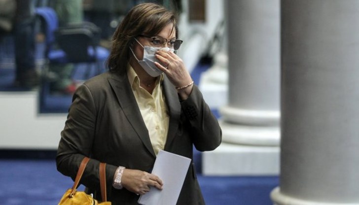 Лют скандал се разрази в пленарната зала заради руската ваксина и маските в последния пленарен ден Лют скандал се разрази в пленарната зала заради руската ваксина и маските в последния пленарен ден