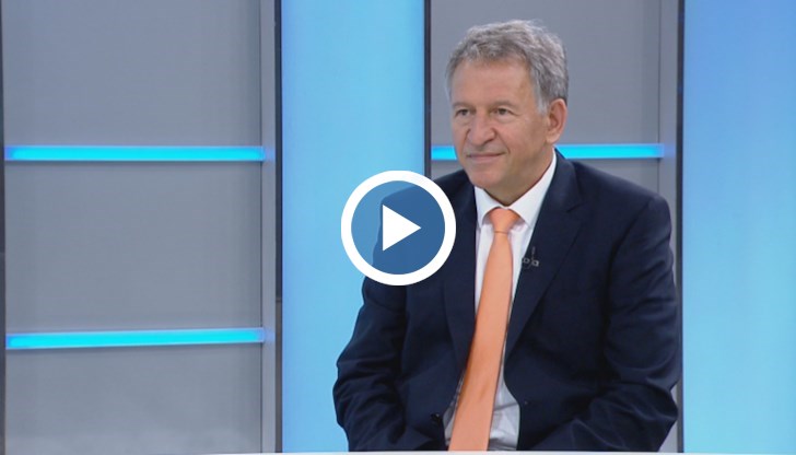 Числата на броя на заразените и хоспитализираните с коронавирус намаляват, обяви той