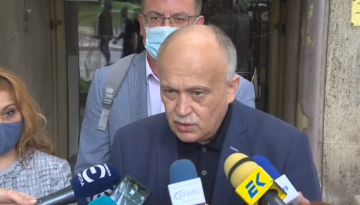 Бойко Пенков: Аптеките са почти готови да изпълняват електронни рецепти, но болничните заведения все още не са напълно готови