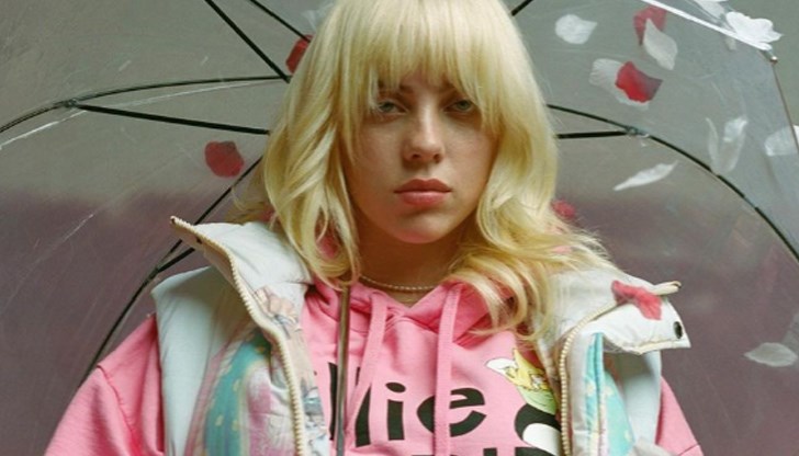 През март тази година Били Айлиш спечели награда "Грами" за песента "Everything I Wanted"