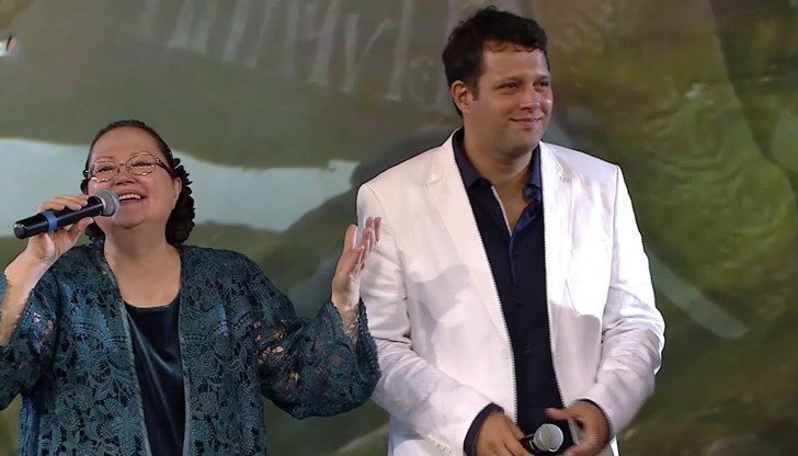 Боян разкри, че и той, и Ваня са били ваксинирани и с двете дози на "Пфайзер" Боян разкри, че и той, и Ваня са били ваксинирани и с двете дози на "Пфайзер"