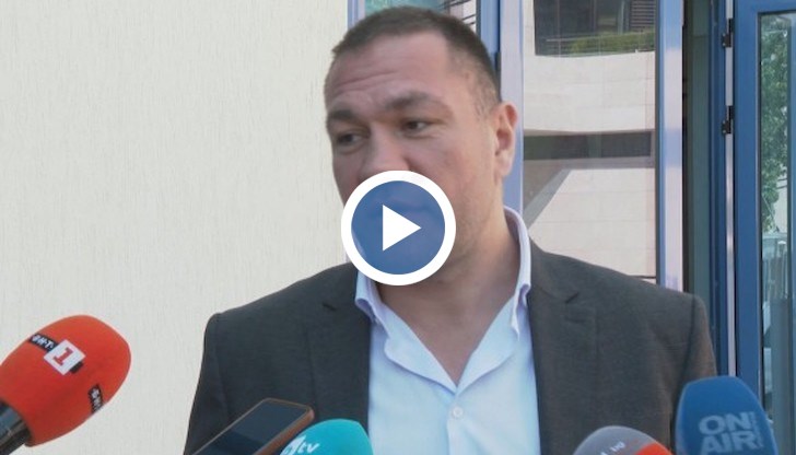 Аз съм човек, който винаги ще се допита до специалисти, обясни боксьорът