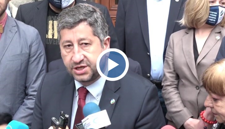 "Голямата ни цел е да излъчим не какво да е управление, а управление на промяната, стъпило на три цели – свобода, законност, модернизация. Не можем да влезем в коалиция с ГЕРБ, БСП или ДПС", коментира още Христо Иванов