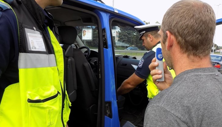 При проверка на място за употреба на алкохол, уредът е отчел стойност от 2.38 на хиляда