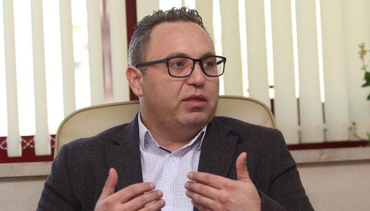 Държавната фирма, през която минават милиарди за строителство на пътища и която доскоро бе обвита в пълна мистерия, е решила да стане публична Държавната фирма, през която минават милиарди за строителство на пътища и която доскоро бе обвита в пълна мистерия, е решила да стане публична