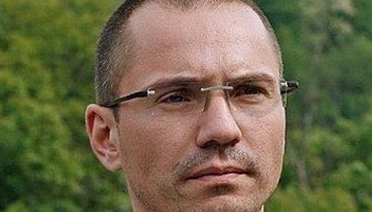 В Туитър той който определи твърденията за писмеността, дошла от македонските земи като позорна фалшификация В Туитър той който определи твърденията за писмеността, дошла от македонските земи като позорна фалшификация