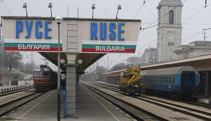 После продължава пътуването си до Румъния После продължава пътуването си до Румъния