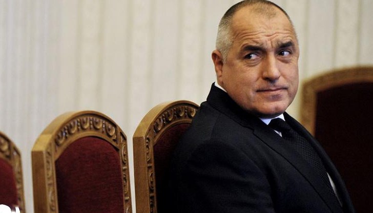 Затова е е започнал поголовен рекет, да заграби каквото може