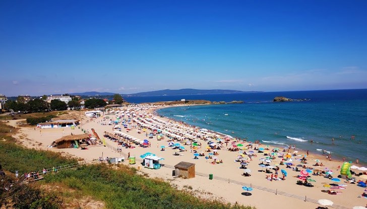 13 български плажа получават знак за качество "Син флаг"