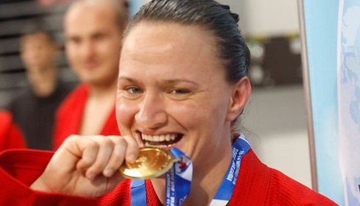 Българката триумфира в категория до 80 кг на шампионата на Стария континент по самбо