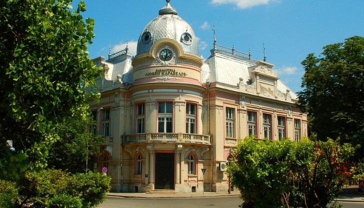 От понеделник отваря и читалнята на библиотеката От понеделник отваря и читалнята на библиотеката