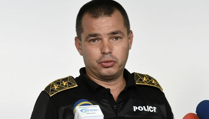 През по-голяма част от кариерата си в столичната полиция Антон Златанов е началник група "Хулиганство, екстремизъм и спортни мероприятия"