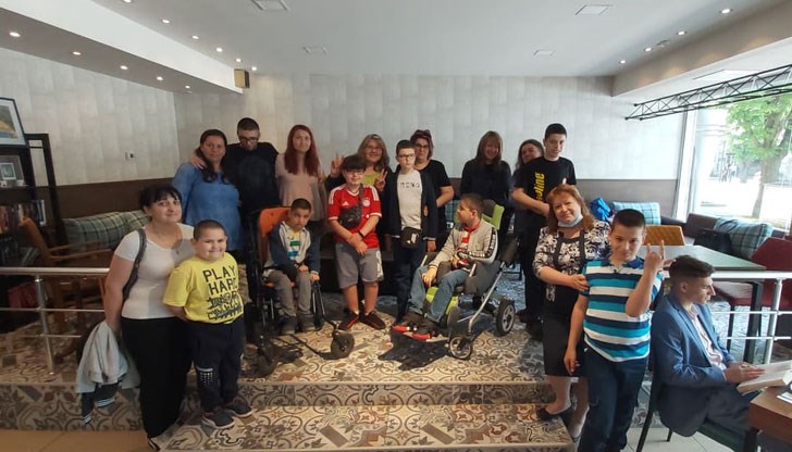 След дълга пауза от епидемични ограничения членовете на клуб „Майки със смели сърца“ отново са заедно След дълга пауза от епидемични ограничения членовете на клуб „Майки със смели сърца“ отново са заедно