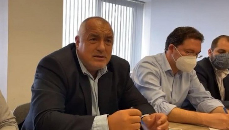 В присъствието на неумни и некрасиви гербоиди той отново като конска муха се появи в социалните мрежи В присъствието на неумни и некрасиви гербоиди той отново като конска муха се появи в социалните мрежи