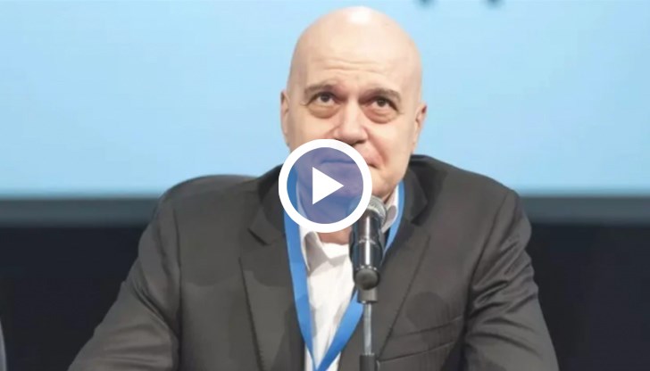 "И днес милиони хора в десетки държави имат писменост и създават култура, благодарение на българската държава и на тези велики книжовници", пише Трифонов