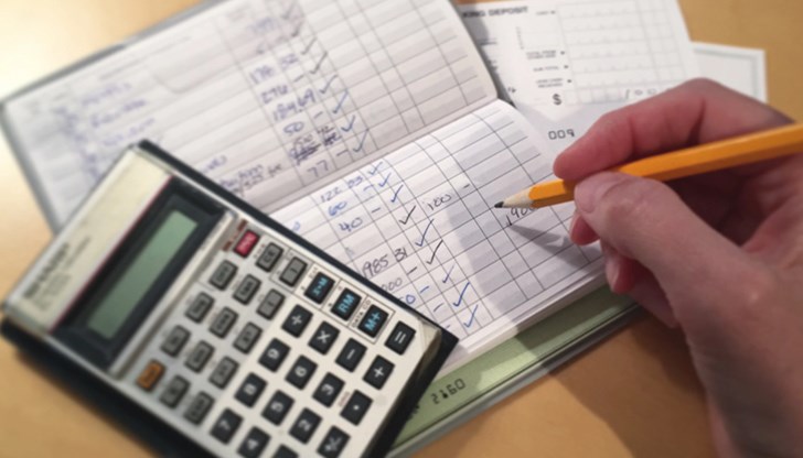 Всеки трети анкетиран е търсил малка сума пари на заем, през последната година и половина Всеки трети анкетиран е търсил малка сума пари на заем, през последната година и половина