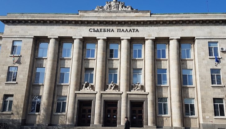 При процеса за изнасилването, съдията не отговорил на искането на страните делото да се гледа при закрити врати