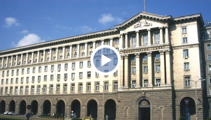 Начело на кабинета застава Стефан Янев