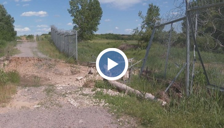 Преградното съоръжение е прекъснато в рамките на 15 метра.