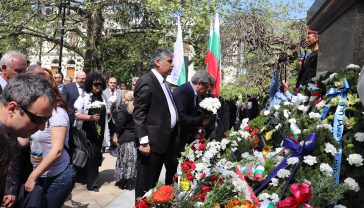 Заместник областният управител Валентин Колев приветства жителите и гостите на Русе по случай 6-и май