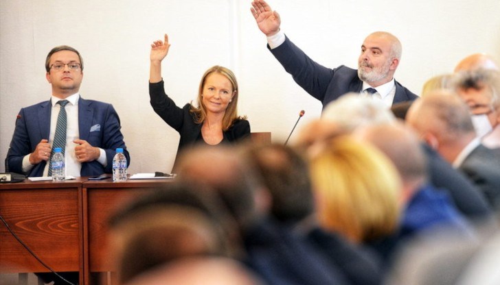 Падуаните на Борисов се хвърлиха да защитават политически практики на лидера си