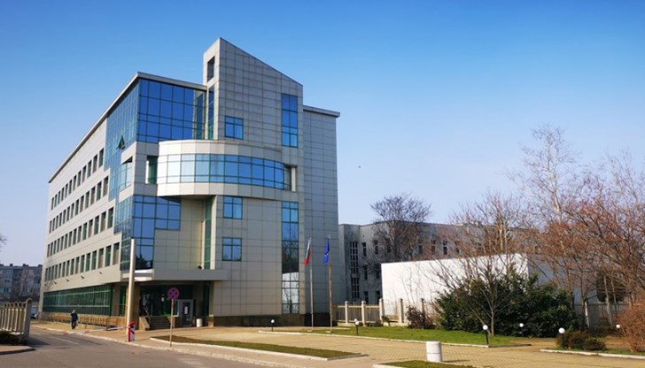 С решение на банката, досега съществуващите нейни гишета в тези офиси ще работят с клиенти до края на работния ден на 31 май 2021 г.