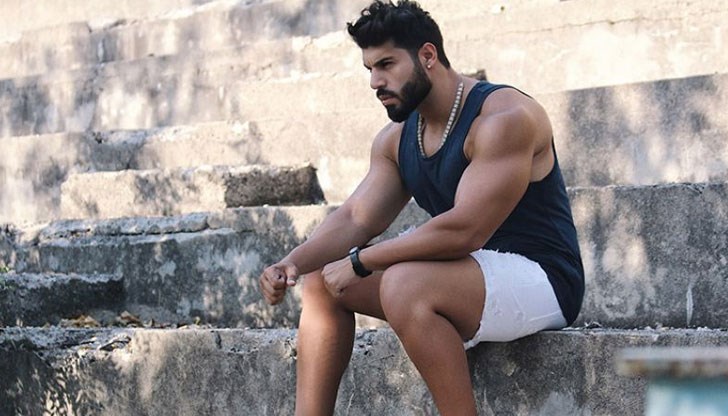 Певецът ще вземе участие в комедийния спектакъл "Направихте ме на луд" Певецът ще вземе участие в комедийния спектакъл "Направихте ме на луд"