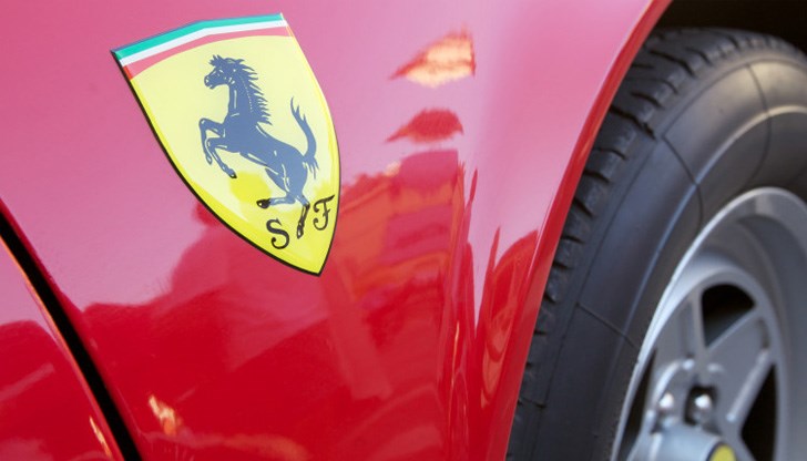 Движението е в една лента