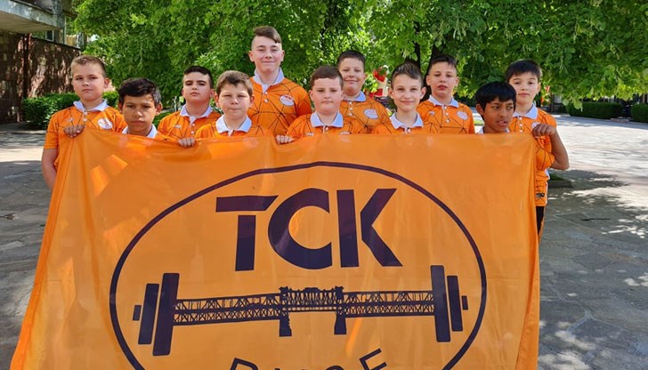 Младите състезатели започнаха изключително силно състезанието