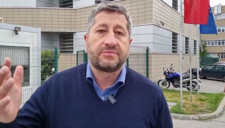 Гешев, взимай си каскета и си пиши оставката