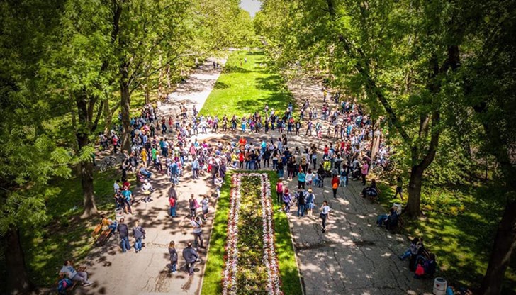 От танцовият клуб организират хоротека в Парка на младежта