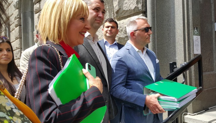 Днес се регистрираха "Изправи се! Мутри вън!" и Българските патриоти - ВМРО, "Воля" и НФСБ“