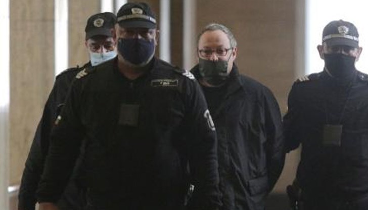 По информация на прокуратурата Медаров и Петров не са имали достъп по служба до тази информация и не са били нейни адресати По информация на прокуратурата Медаров и Петров не са имали достъп по служба до тази информация и не са били нейни адресати