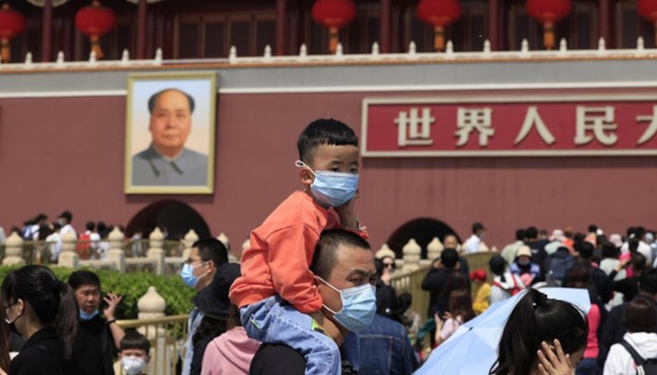 През 1979 г. властите въвеждат политика за едно дете на семейство, за да ограничат растежа на огромното население на страната, но през 2015 г. тя е отменена